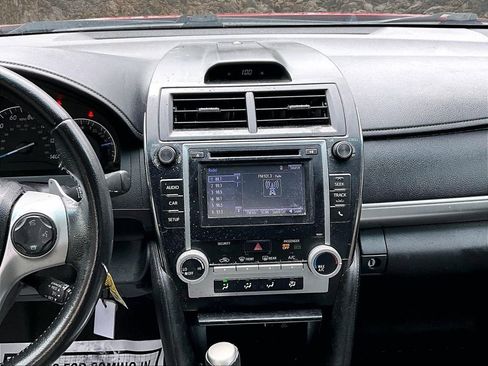 Used 2014 Toyota Camry SE FWD image 6
