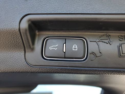 Used 2023 Ford Explorer XLT w/ Equipment Group 202A AWD/4WD image 33