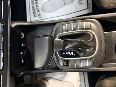 Used 2025 Hyundai Kona SEL image 18