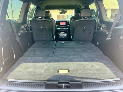 Used 2022 Jeep Wagoneer Series III w/ Flexible Seating Group AWD/4WD image 28