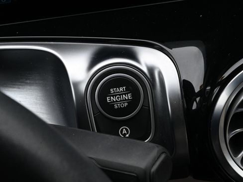 Used 2024 Mercedes-Benz GLB 250 image 39