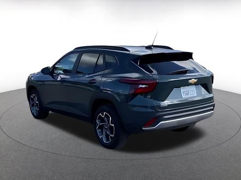 Used 2025 Chevrolet Trax LT image 14