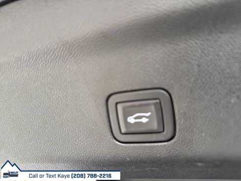 Used 2024 Chevrolet Suburban High Country w/ Advanced Technology Package image 38