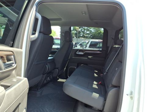 Used 2025 Chevrolet Silverado 2500 LT AWD/4WD image 17
