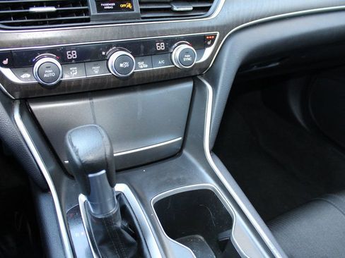 Used 2018 Honda Accord EX image 13