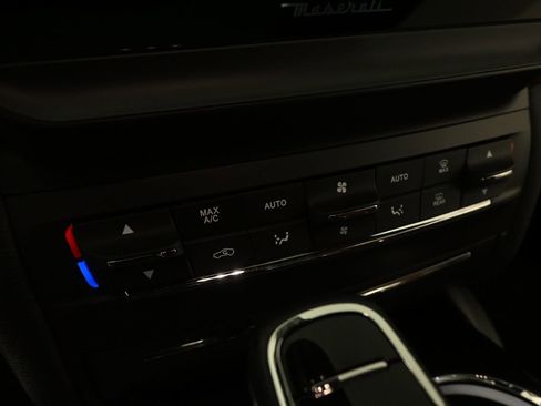 Used 2022 Maserati Ghibli Modena RWD image 14