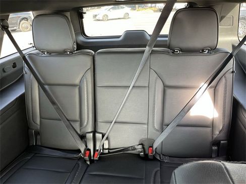 Used 2021 GMC Yukon XL Denali w/ Denali Premium Package image 18