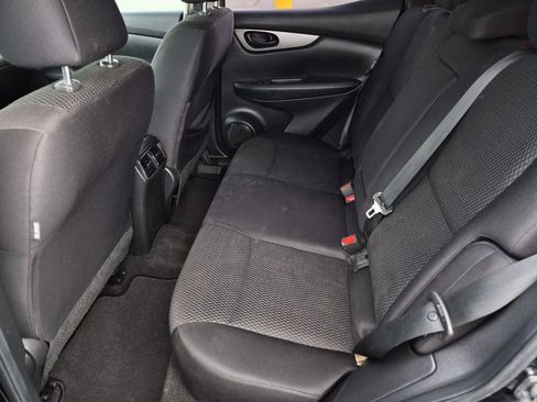 Used 2020 Nissan Rogue Sport S image 24