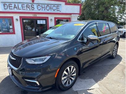 Used 2023 Chrysler Pacifica Limited