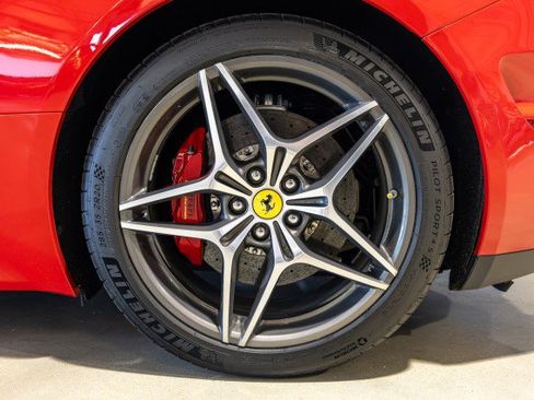 Used 2015 Ferrari California T RWD image 22