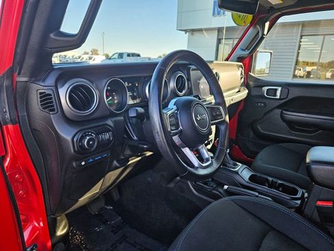 Used 2022 Jeep Wrangler Unlimited Rubicon 4xe w/ Cold Weather Group AWD/4WD image 15