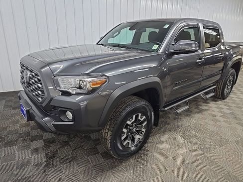 Used 2022 Toyota Tacoma TRD Off-Road image 8