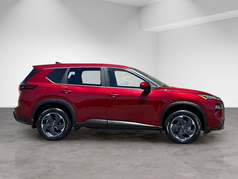 Used 2024 Nissan Rogue SV FWD image 7