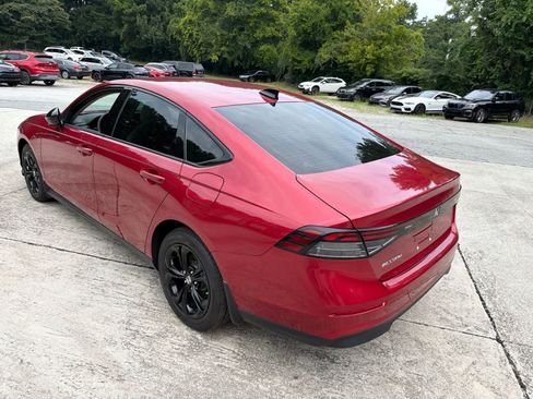 Used 2025 Honda Accord SE image 9