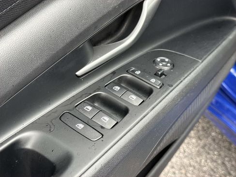 Used 2022 Hyundai Elantra SEL FWD image 22