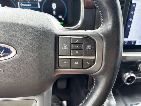 Used 2022 Ford F150 Lariat w/ Equipment Group 502A High AWD/4WD image 12