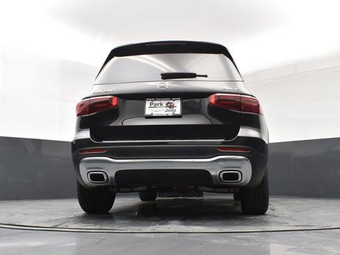 Used 2025 Mercedes-Benz GLB 250 4MATIC image 23