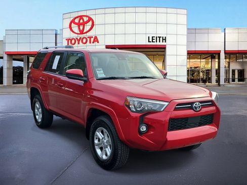 Used 2024 Toyota 4Runner SR5 image 3