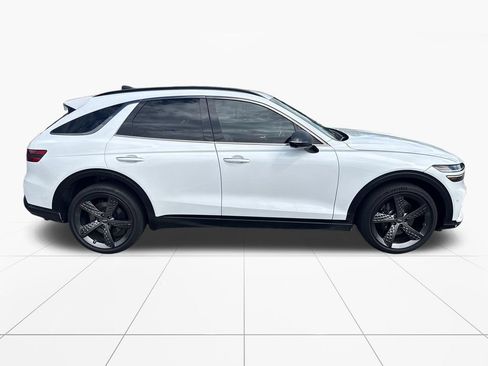 Used 2024 Genesis GV70 3.5T Sport w/ Sport Advanced Package AWD/4WD image 9