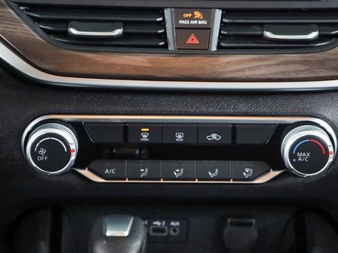 Used 2024 Nissan Altima 2.5 SV image 20