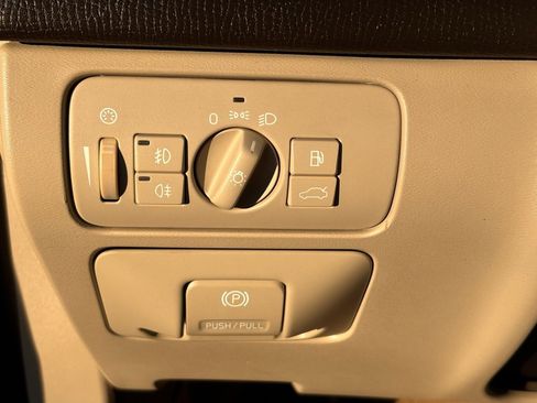 Used 2010 Volvo XC60 3.2 image 12