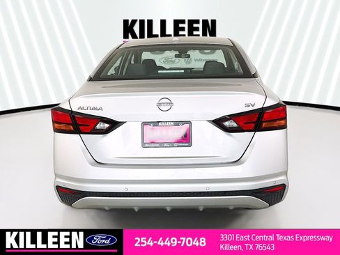 Used 2024 Nissan Altima 2.5 SV image 7
