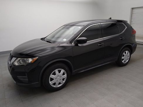 Used 2020 Nissan Rogue S FWD image 2