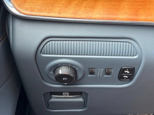 Certified 2022 Jeep Grand Wagoneer Series II AWD/4WD image 33
