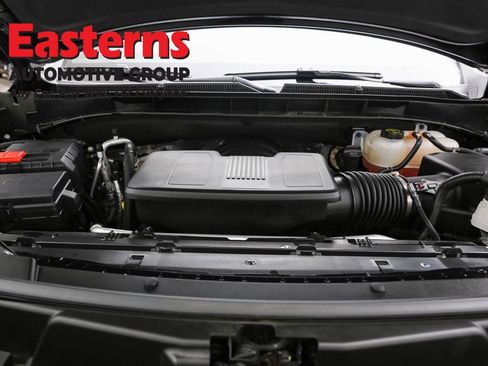 Used 2025 GMC Yukon XL Denali w/ Denali Reserve Package image 7