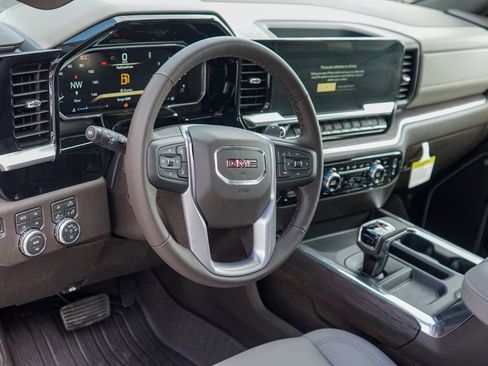 New 2026 GMC Sierra 1500 SLT image 9