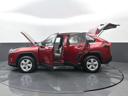 Used 2020 Toyota RAV4 XLE FWD image 35