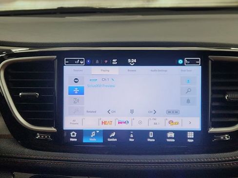 New 2026 Chrysler Pacifica Pinnacle AWD/4WD image 13