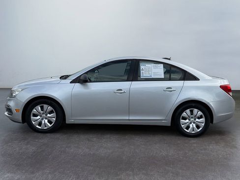 Used 2015 Chevrolet Cruze LS FWD image 6