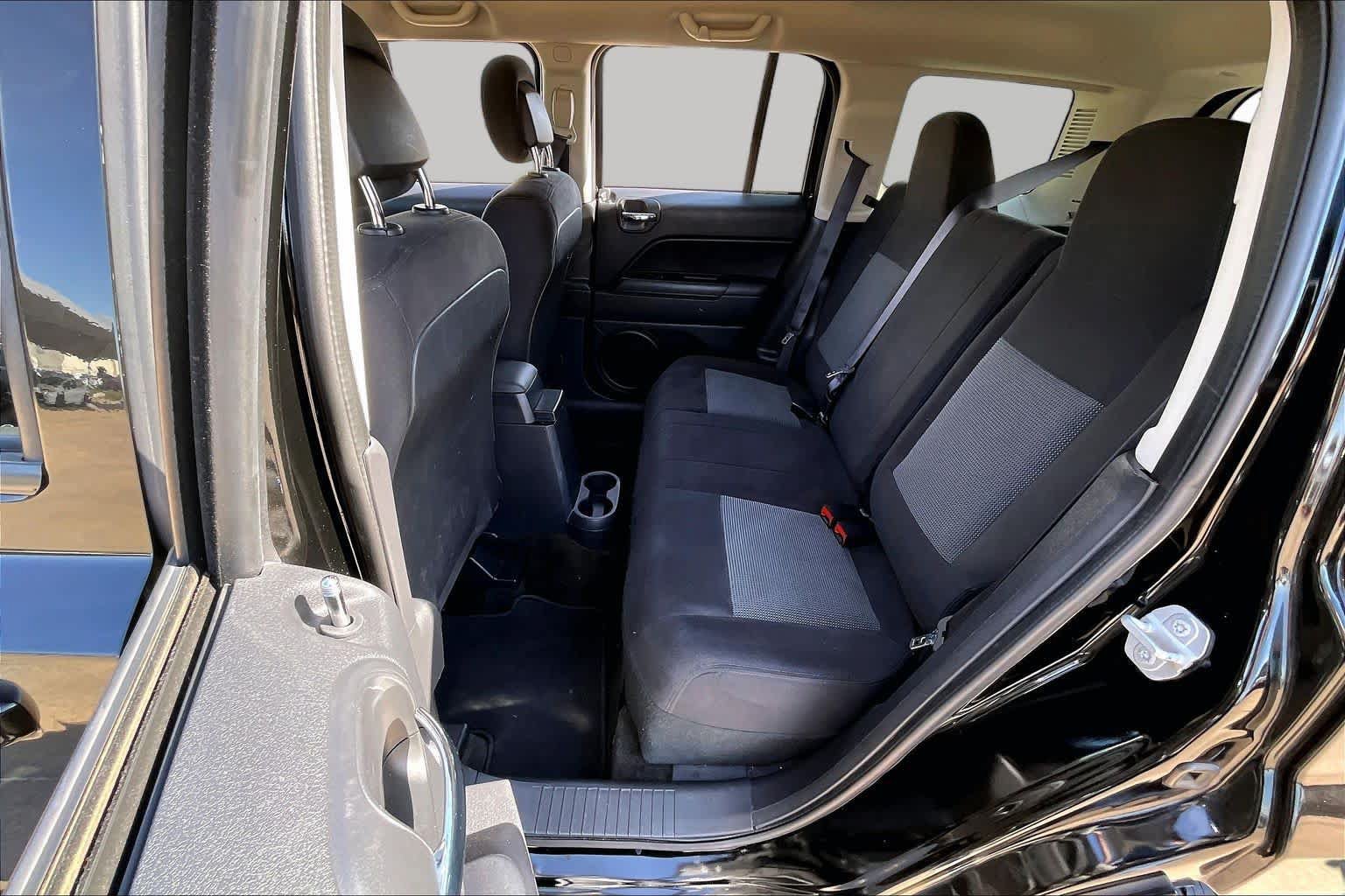 Used 2016 Jeep Patriot Sport w/ Power Value Group AWD/4WD image 19