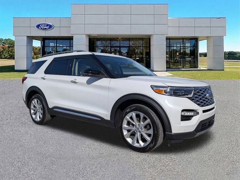 Certified 2023 Ford Explorer Platinum w/ Technology Package image 2