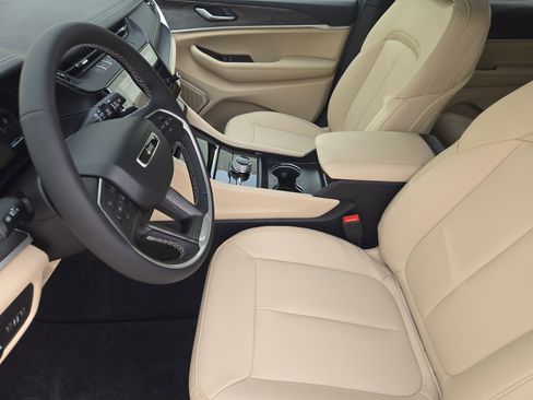 New 2026 Jeep Grand Cherokee L Limited image 11