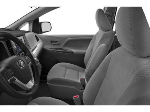 Certified 2018 Toyota Sienna LE w/ Carpet Mat Package FWD image 9