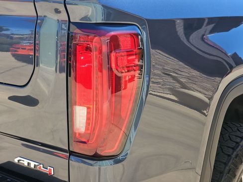 Used 2021 GMC Sierra 1500 AT4 image 11