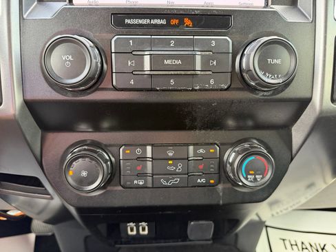 Used 2019 Ford F150 XLT w/ Equipment Group 302A Luxury AWD/4WD image 19