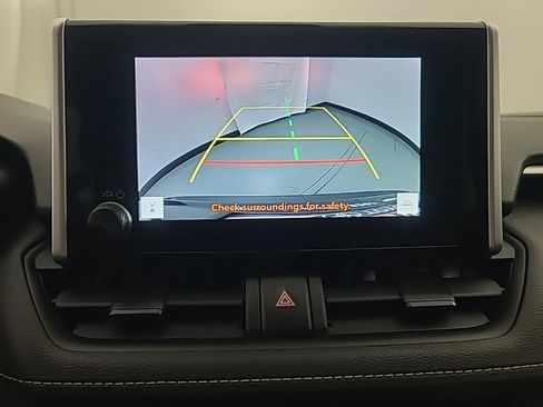 Used 2025 Toyota RAV4 XLE AWD/4WD image 34