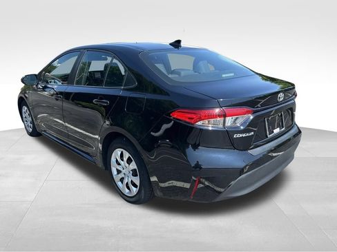 Used 2024 Toyota Corolla LE FWD image 3