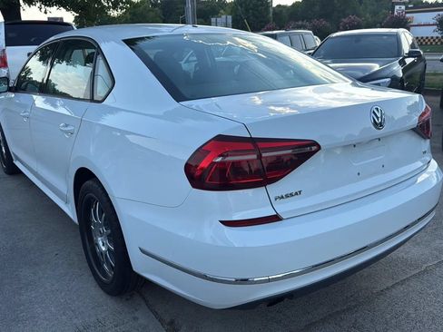 Used 2018 Volkswagen Passat 2.0T S FWD image 3