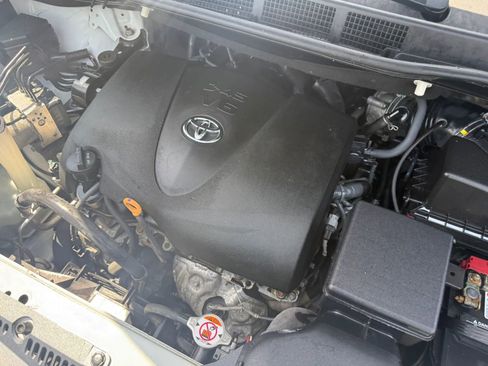 Used 2018 Toyota Sienna XLE w/ XLE Navigation Package AWD/4WD image 53