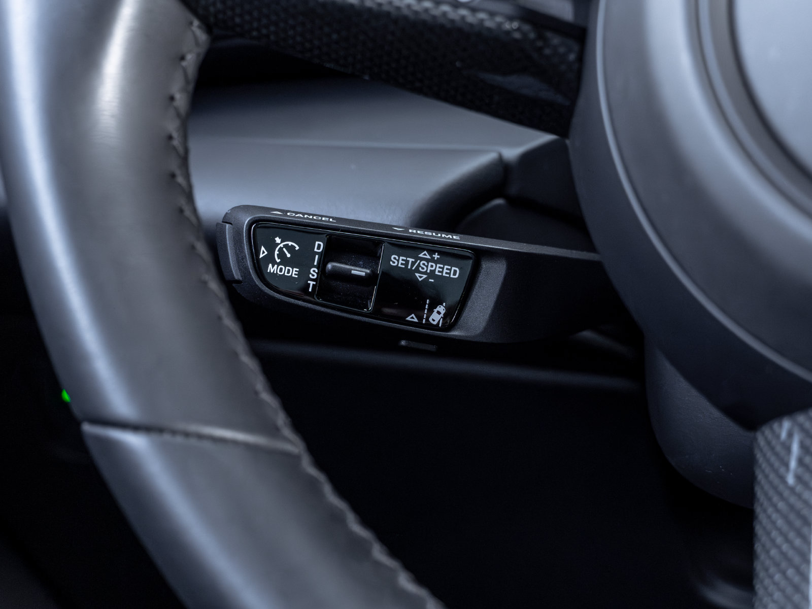 Certified 2025 Porsche Macan 4 Electric AWD/4WD image 31