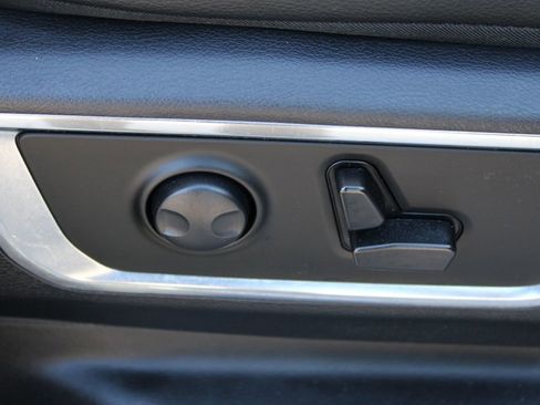 Used 2025 RAM 1500 Laramie image 11