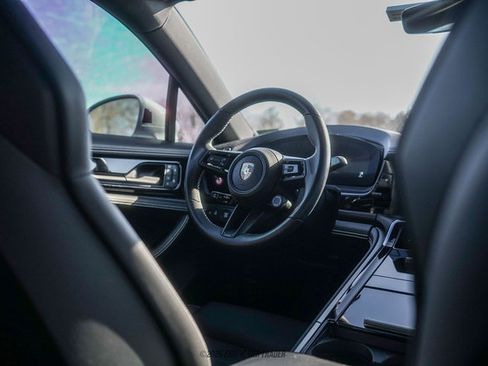 Used 2024 Porsche Panamera 4 w/ Premium Package image 26