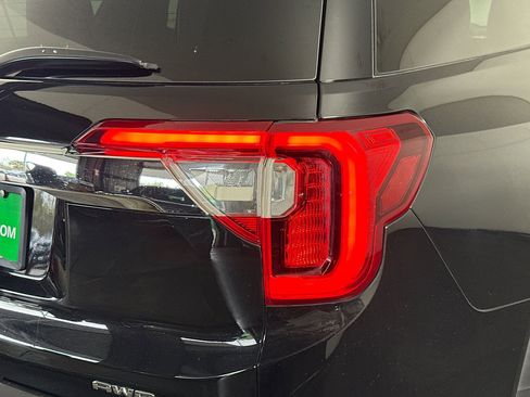 Used 2023 GMC Acadia SLT w/ Technology Package image 34