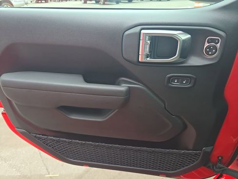 New 2025 Jeep Gladiator Sport image 26