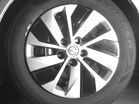 Used 2024 Nissan Altima 2.5 S FWD image 14