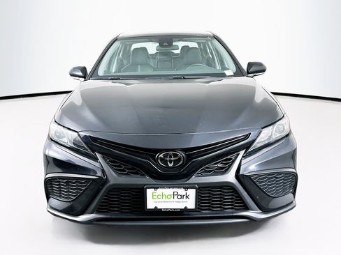 Used 2024 Toyota Camry SE image 2